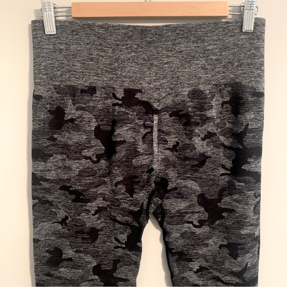 Camo Legging | Size L | Regular Length - Picture 4 of 6